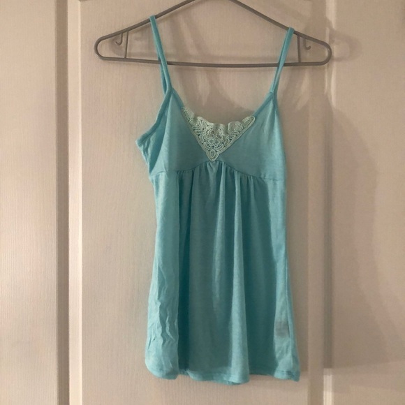💥2/$25💥 Light blue tank top - Picture 1 of 3